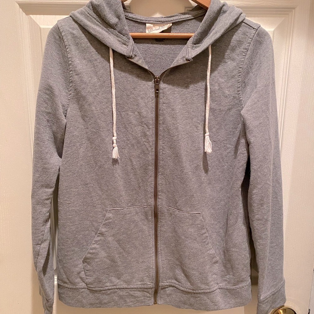 drawstring zip up hoodie